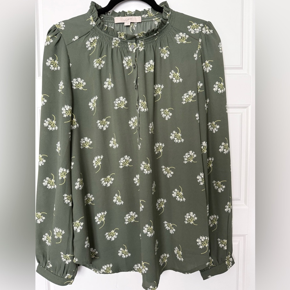 LOFT// Olive Green Floral Women's Top